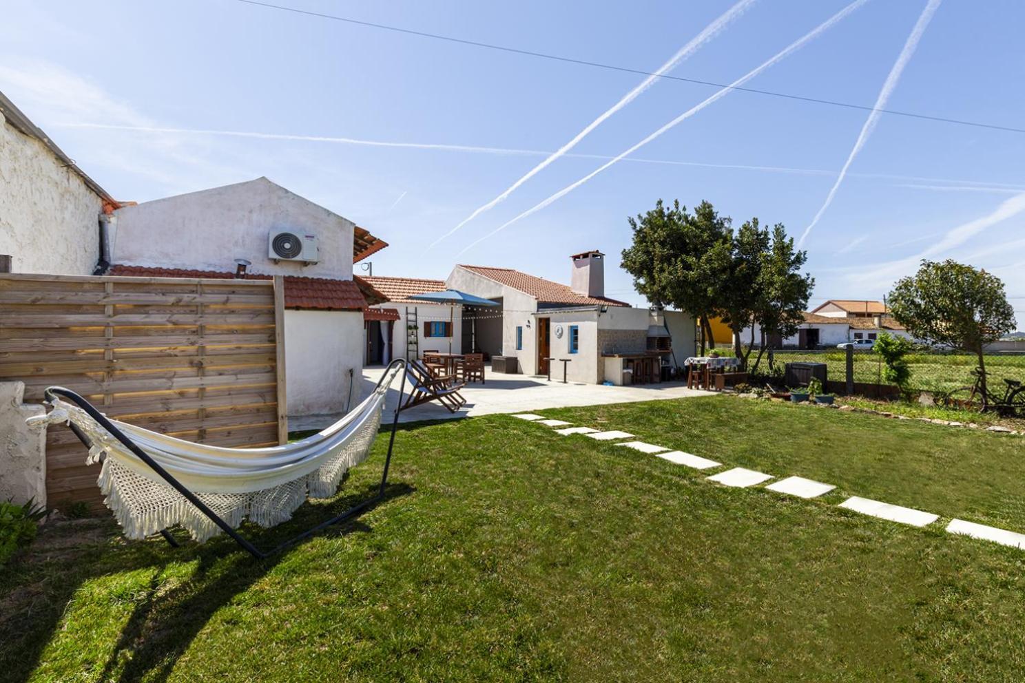 Отель Bloomoon House Bunheiro Экстерьер фото
